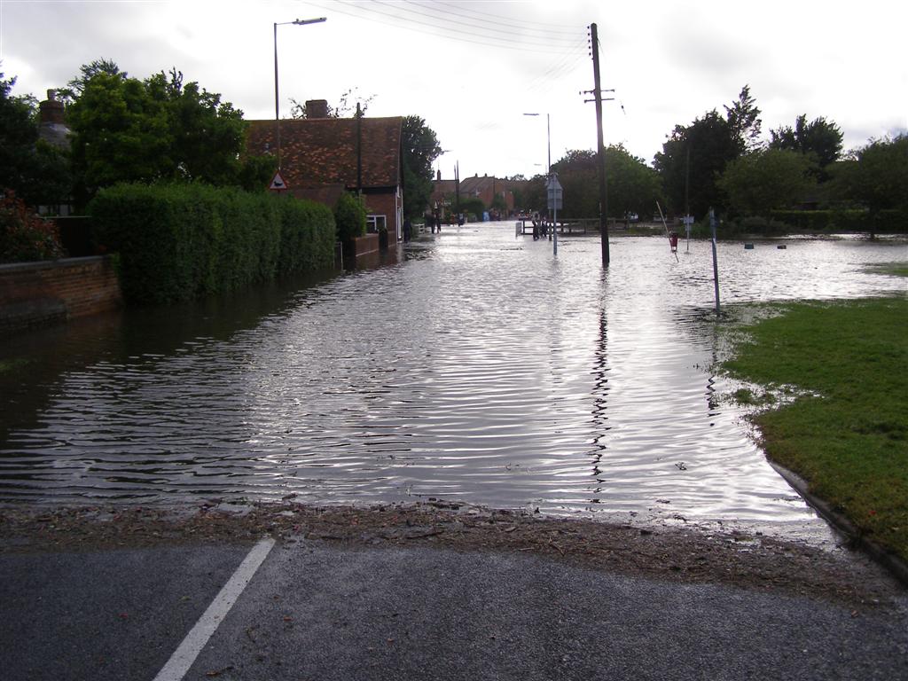 Flood in Denchworth Road